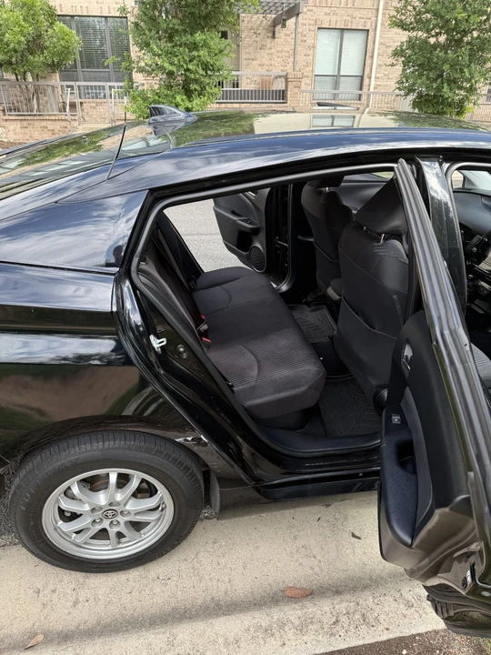 2016 Toyota Prius 4th Gen - Image 5 of 13