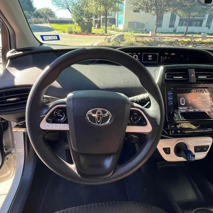 2016 Toyota Prius 4th Gen - Image 9 of 21