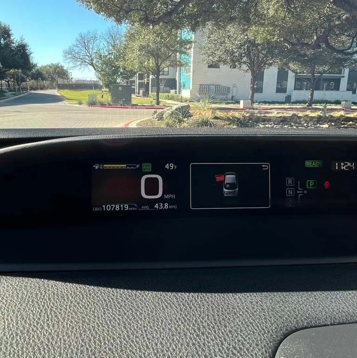 2016 Toyota Prius 4th Gen - Image 11 of 21