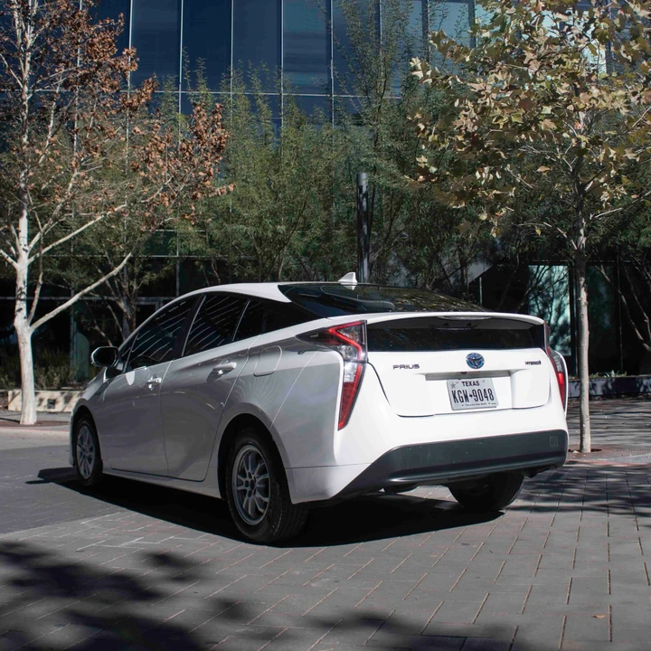 2016 Toyota Prius 4th Gen - Image 7 of 21