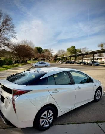 2016 Toyota Prius 4th Gen - Image 5 of 11