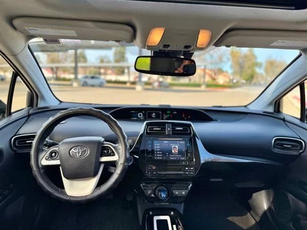 2016 Toyota Prius 4th Gen - Image 9 of 11