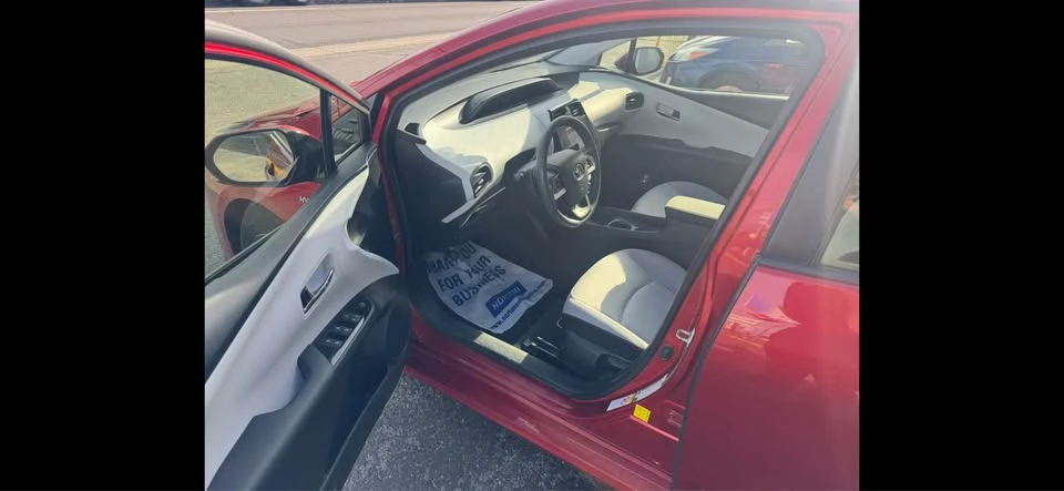 2016 Toyota Prius 4th Gen - Image 7 of 9