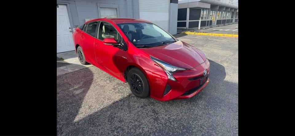 2016 Toyota Prius 4th Gen - Image 2 of 9