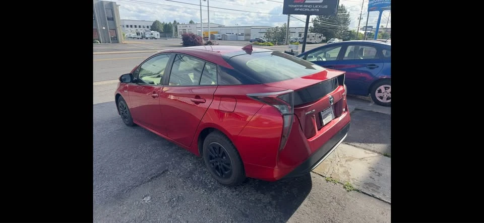 2016 Toyota Prius 4th Gen - Image 4 of 9