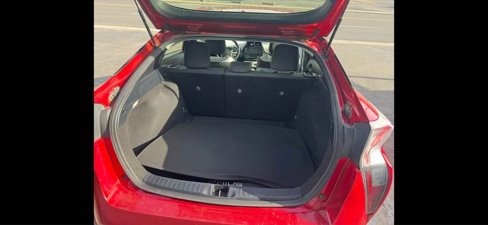 2016 Toyota Prius 4th Gen - Image 5 of 9