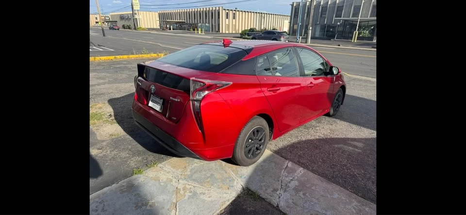 2016 Toyota Prius 4th Gen - Image 3 of 9