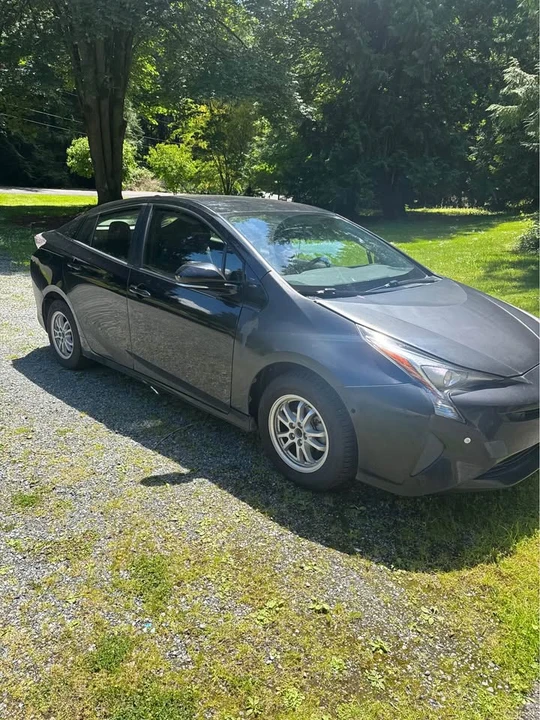 2016 Toyota Prius 4th Gen - Image 5 of 11