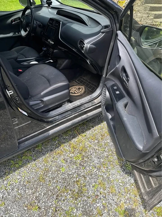 2016 Toyota Prius 4th Gen - Image 7 of 11