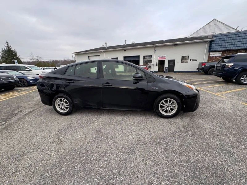 2016 Toyota Prius 4th Gen - Image 9 of 12