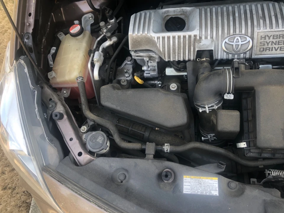 2016 Toyota Prius 4th Gen - Image 9 of 20