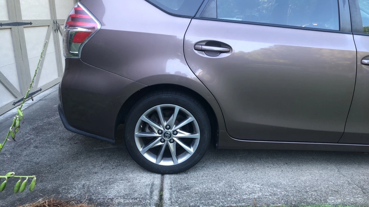 2016 Toyota Prius 4th Gen - Image 5 of 20