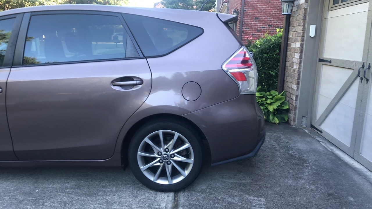 2016 Toyota Prius 4th Gen - Image 6 of 20