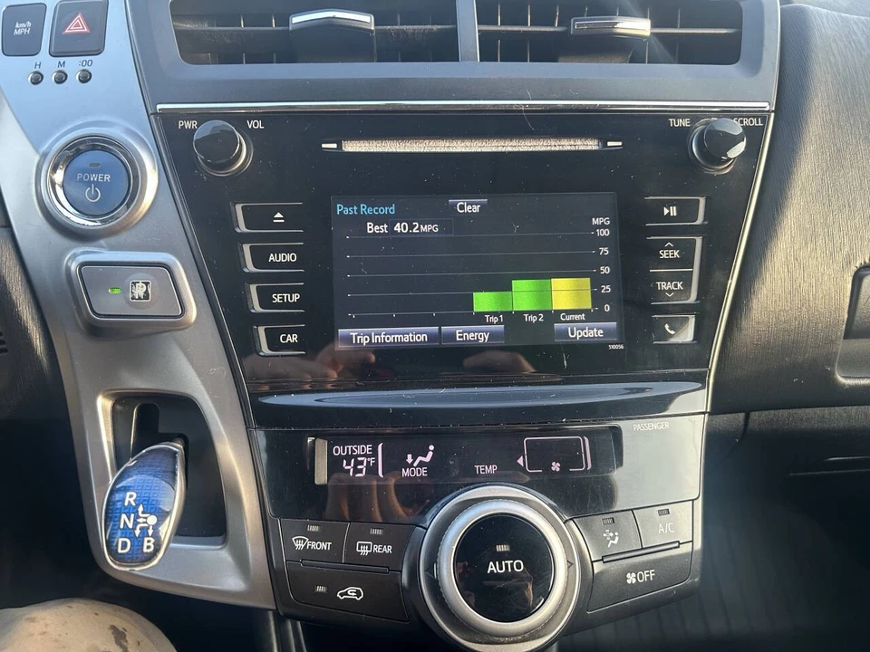 2016 Toyota Prius 4th Gen - Image 11 of 21