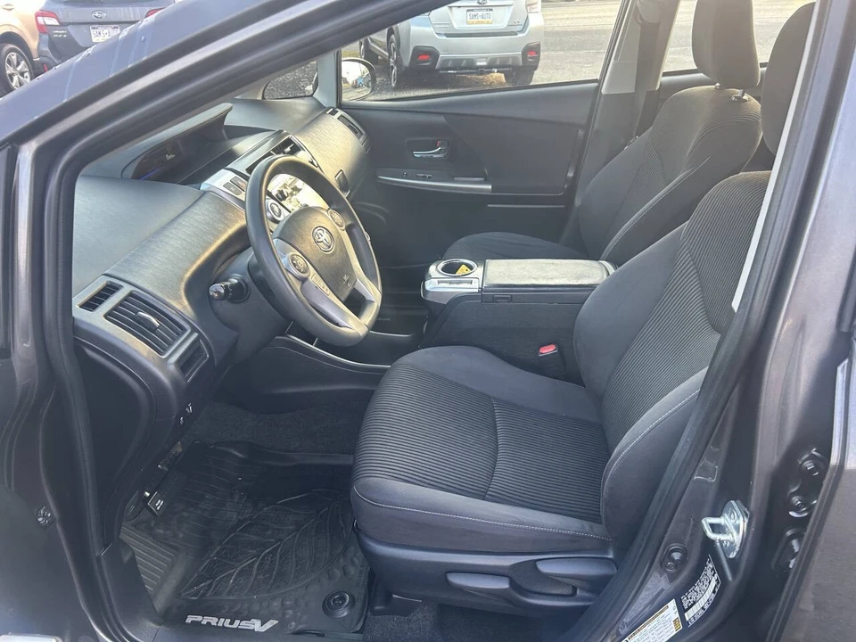 2016 Toyota Prius 4th Gen - Image 15 of 21