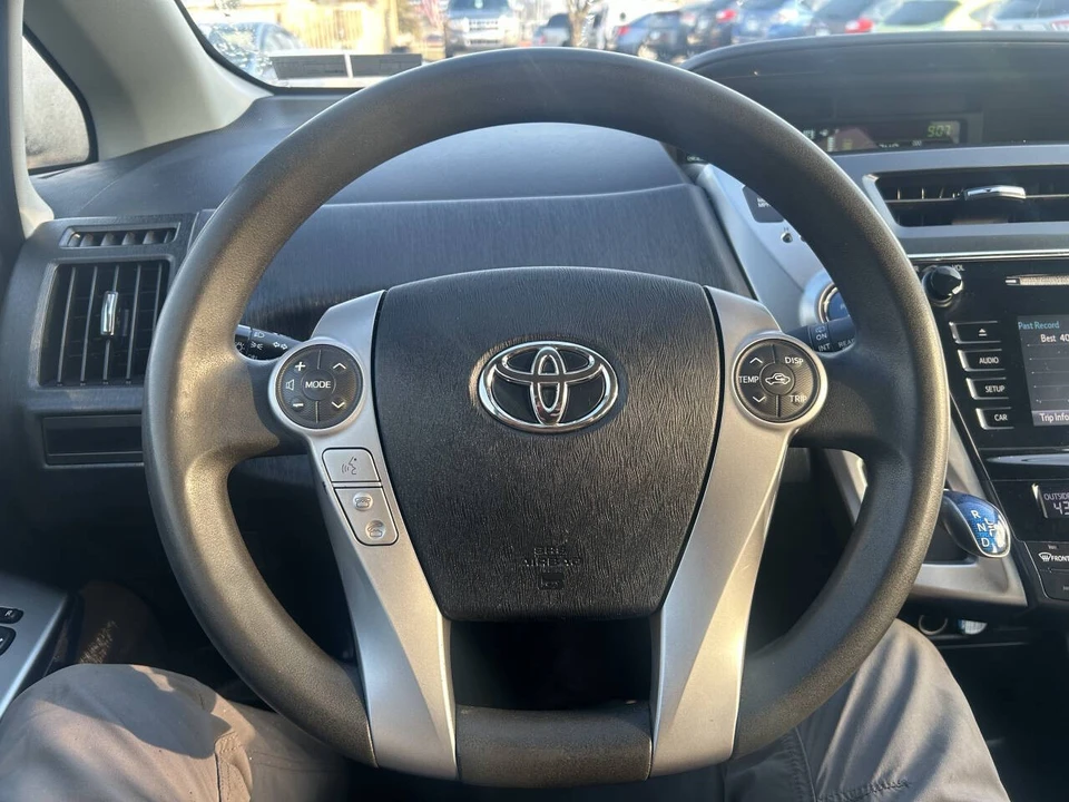 2016 Toyota Prius 4th Gen - Image 10 of 21