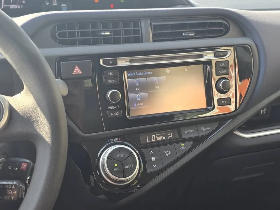2016 Toyota Prius - Image 8 of 10