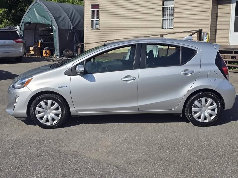 2016 Toyota Prius - Image 4 of 10