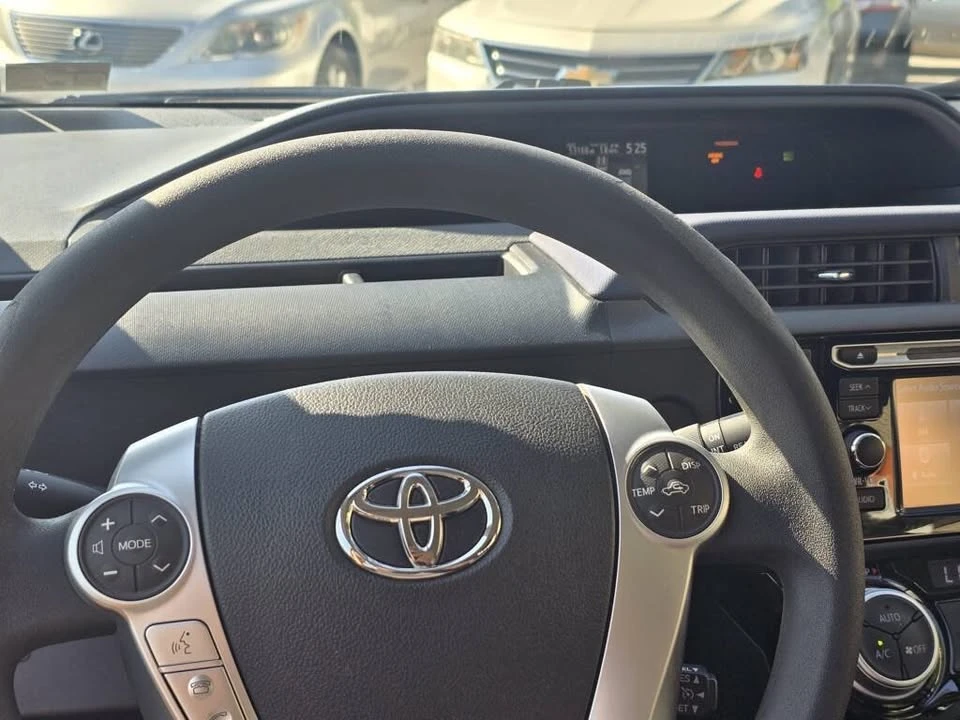 2016 Toyota Prius - Image 10 of 10