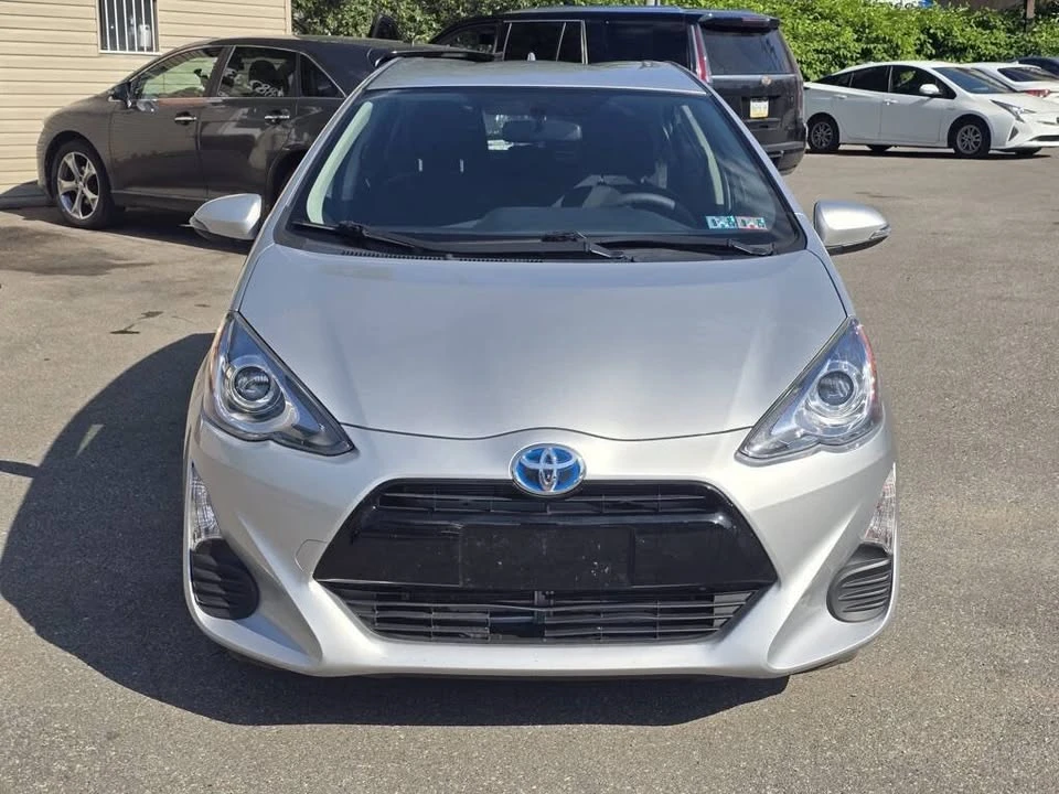 2016 Toyota Prius - Image 2 of 10