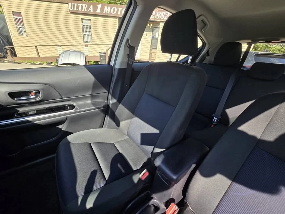 2016 Toyota Prius - Image 7 of 10
