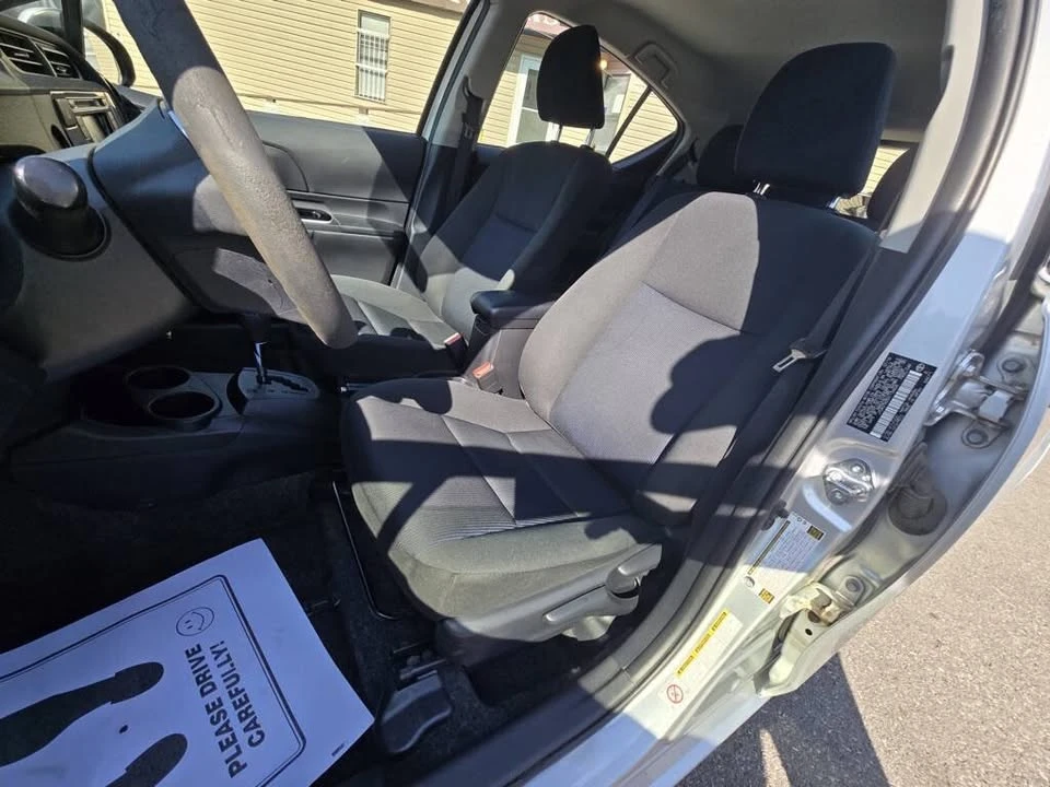 2016 Toyota Prius - Image 5 of 10