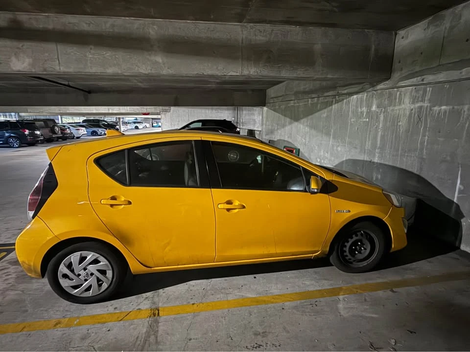 2016 Toyota Prius - Image 4 of 5