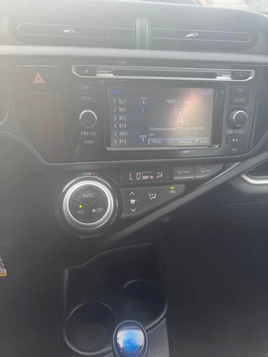 2016 Toyota Prius - Image 6 of 7