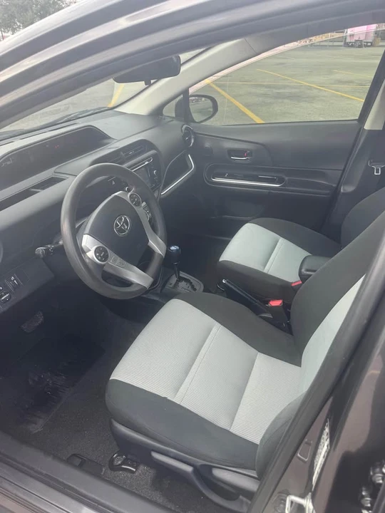 2016 Toyota Prius - Image 4 of 7