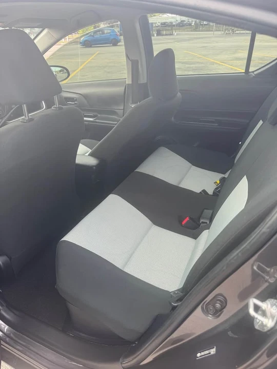 2016 Toyota Prius - Image 5 of 7