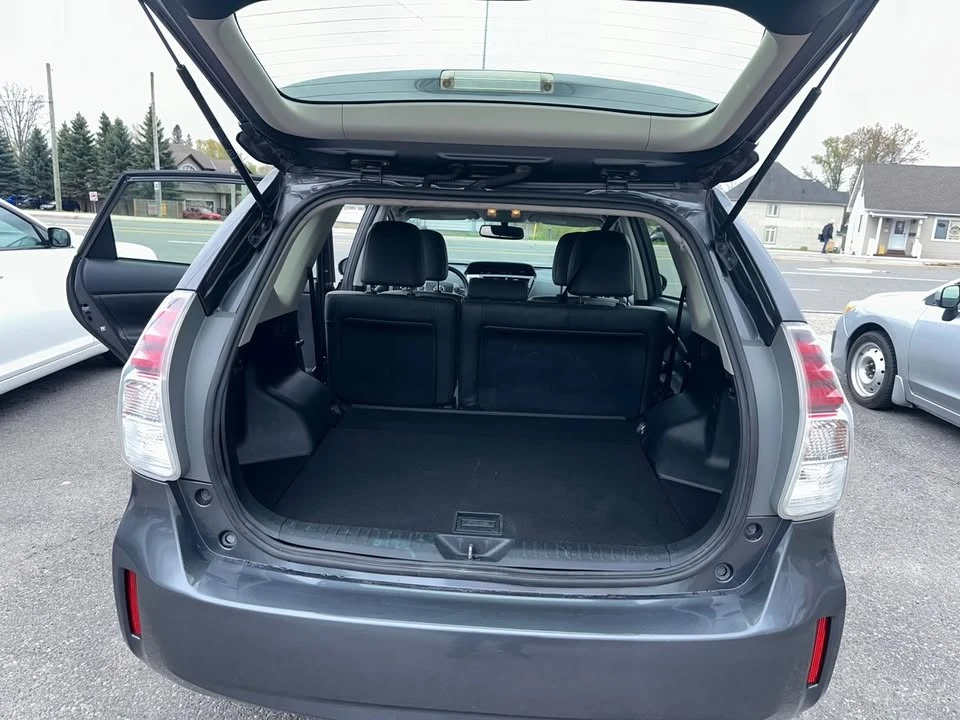 2016 Toyota Prius 4th Gen - Image 8 of 15