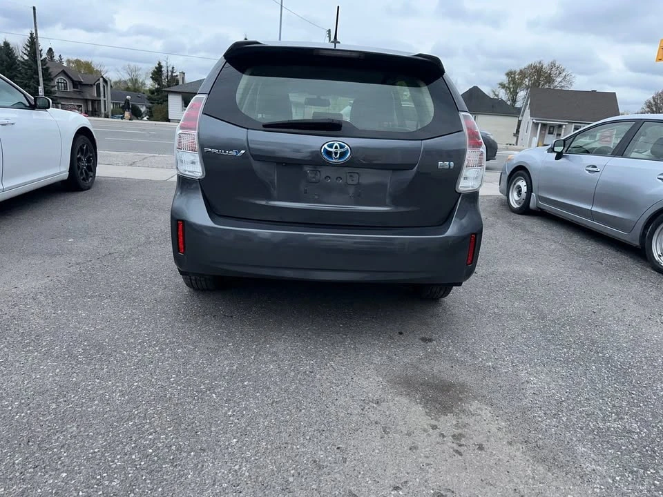 2016 Toyota Prius 4th Gen - Image 5 of 15