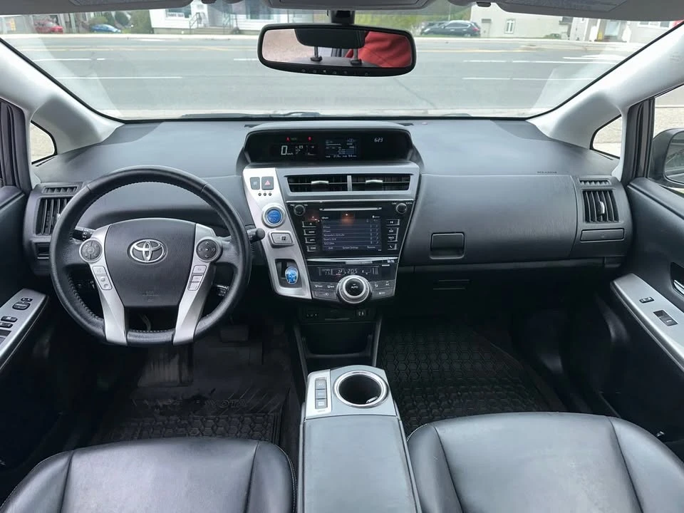 2016 Toyota Prius 4th Gen - Image 10 of 15
