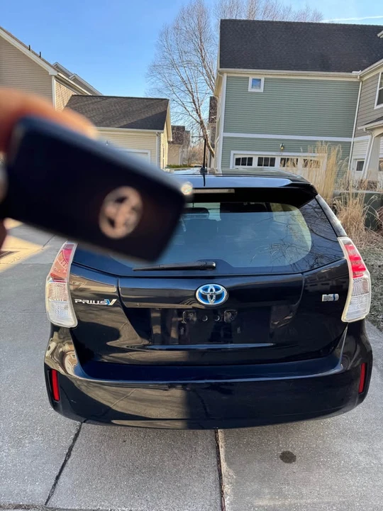 2016 Toyota Prius - Image 3 of 7