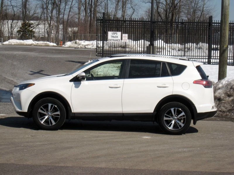 2016 Toyota RAV4 4th Gen - Image 9 of 12