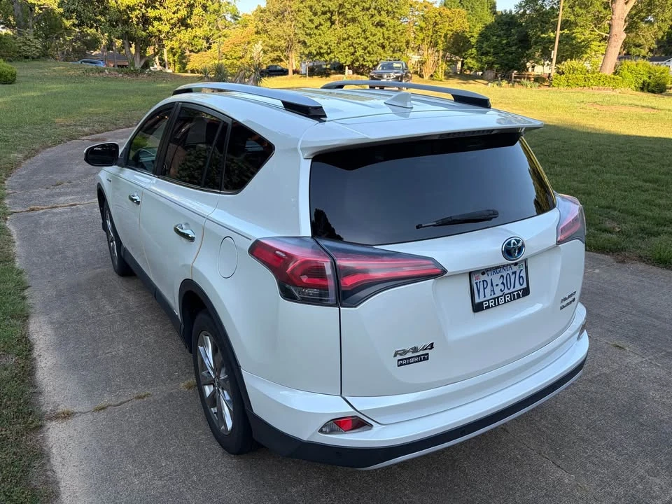 2016 Toyota RAV4 4th Gen - Image 3 of 12