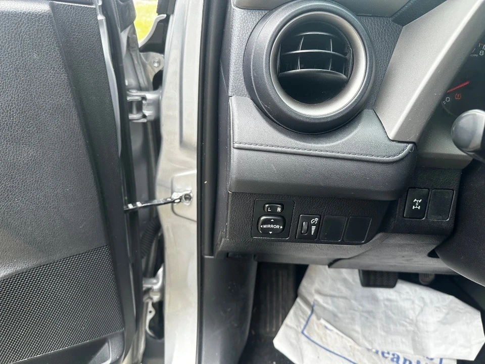 2016 Toyota RAV4 4th Gen - Image 16 of 31