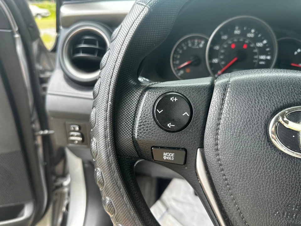 2016 Toyota RAV4 4th Gen - Image 17 of 31