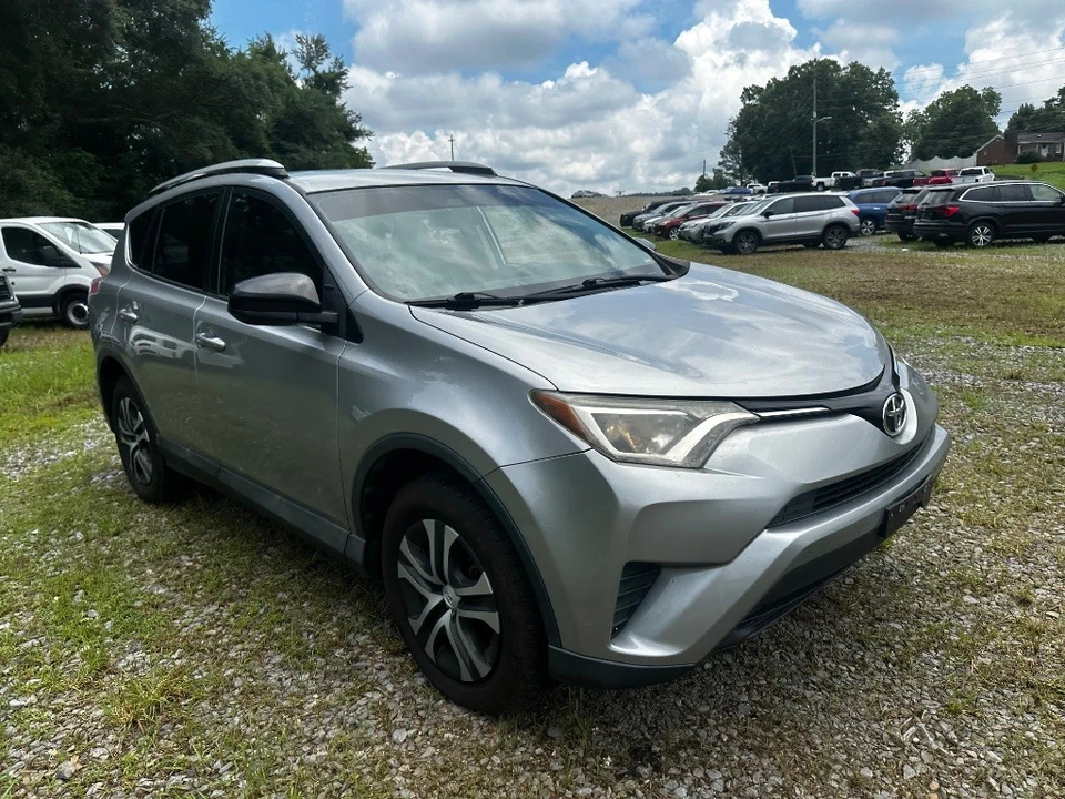 2016 Toyota RAV4 4th Gen - Image 3 of 31