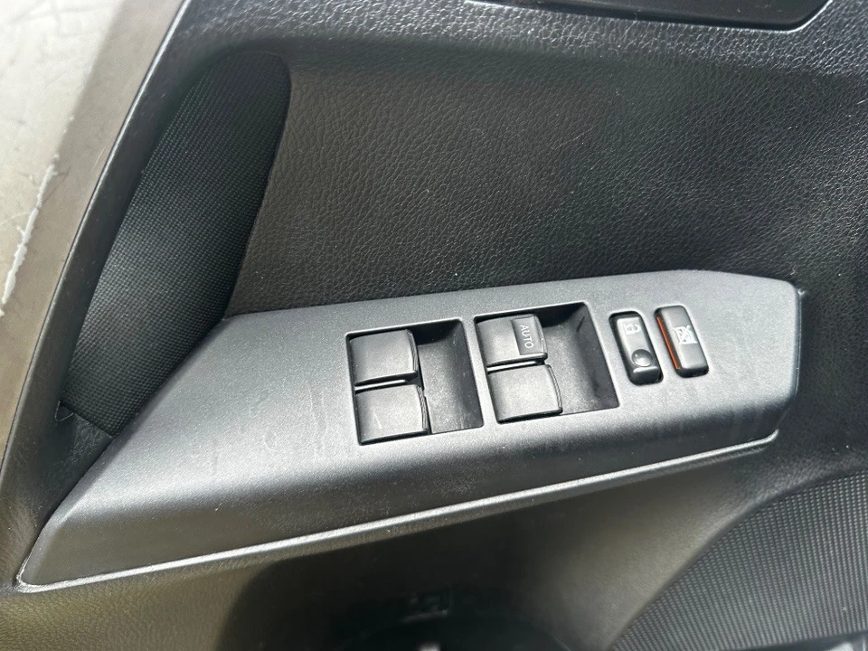 2016 Toyota RAV4 4th Gen - Image 11 of 31