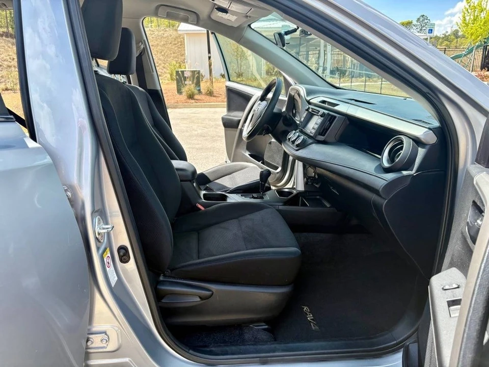 2016 Toyota RAV4 4th Gen - Image 9 of 12