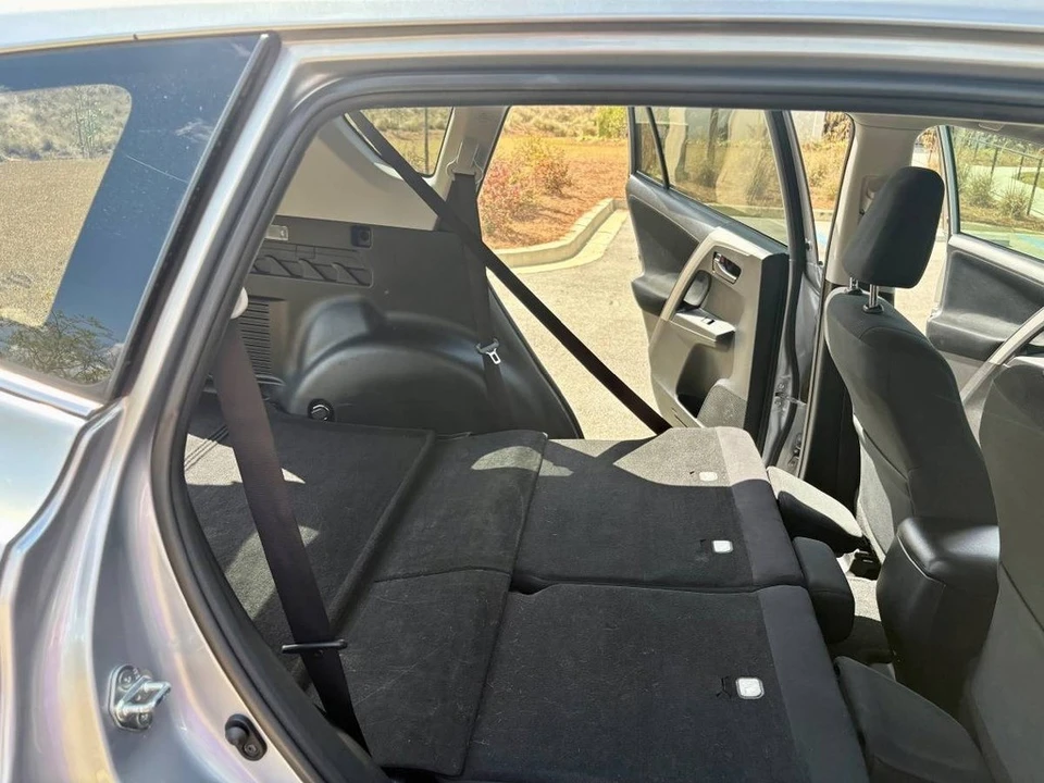 2016 Toyota RAV4 4th Gen - Image 7 of 12
