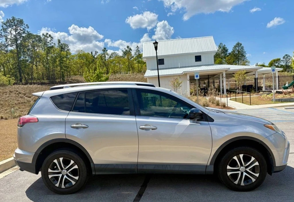 2016 Toyota RAV4 4th Gen - Image 3 of 12