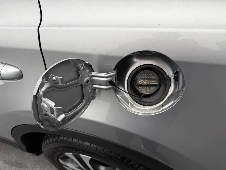 2016 Toyota RAV4 4th Gen - Image 19 of 21