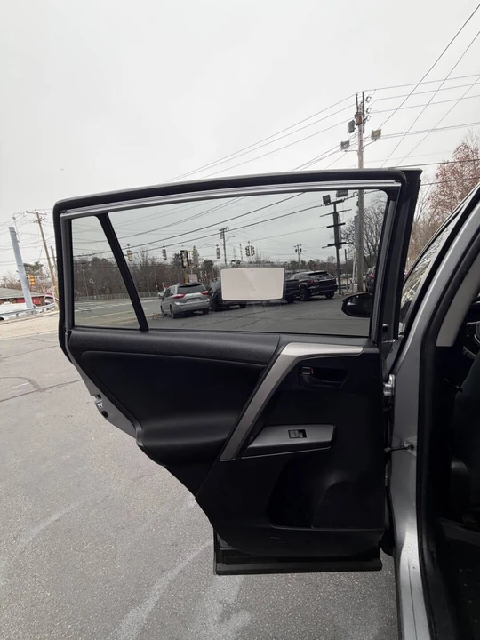 2016 Toyota RAV4 4th Gen - Image 18 of 21