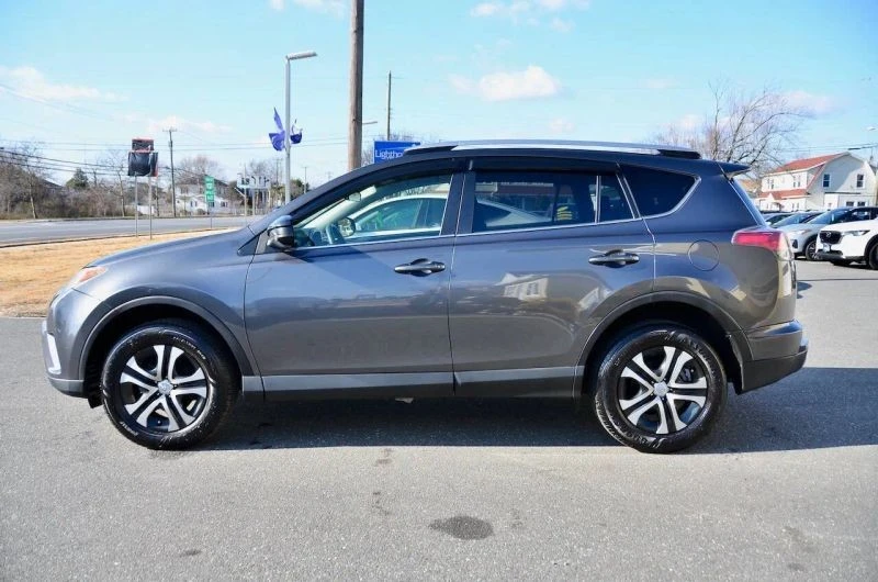 2016 Toyota RAV4 4th Gen - Image 6 of 12