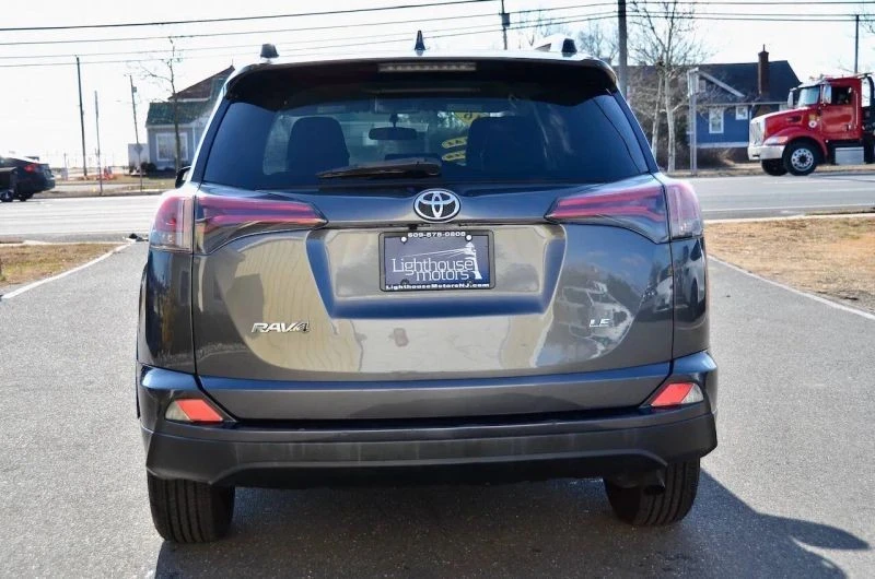 2016 Toyota RAV4 4th Gen - Image 9 of 12