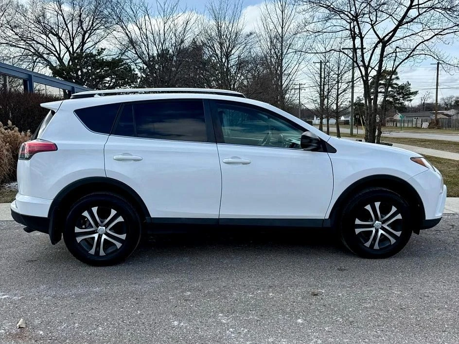 2016 Toyota RAV4 4th Gen - Image 8 of 20