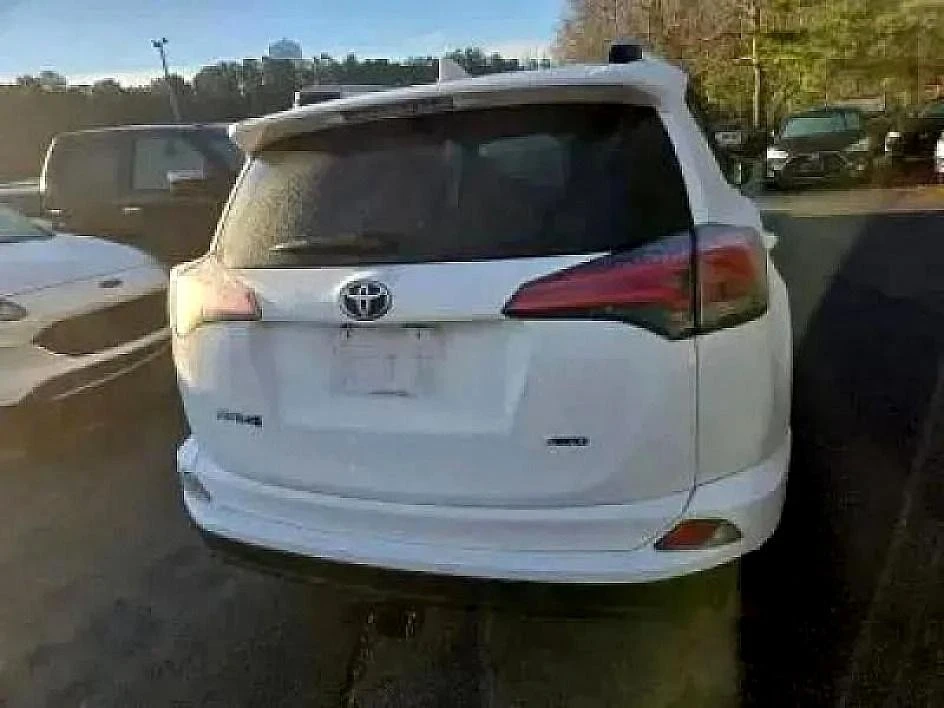 2016 Toyota RAV4 4th Gen - Image 11 of 21