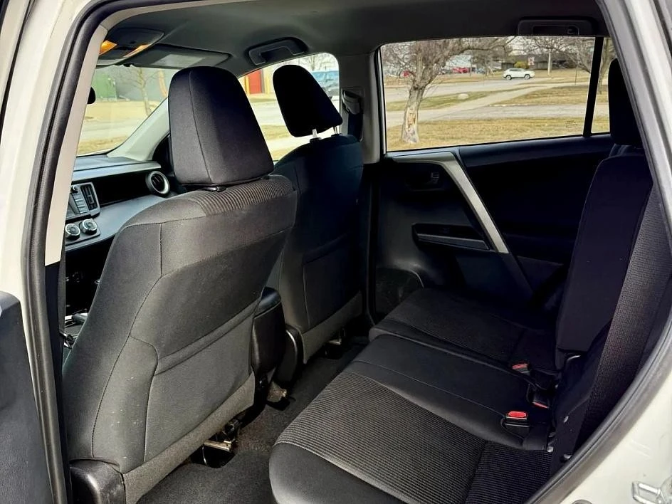 2016 Toyota RAV4 4th Gen - Image 18 of 20